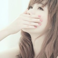 非主流意境女生qq头像_幸福会一触即碎