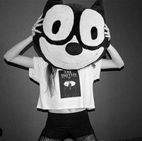 黑白女生qq头像_我是你的无关紧要