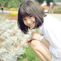 并不是所有的伤痛都可以呐喊_漂亮迷人的伤感女生QQ头像