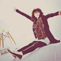 越发的沉默_时尚漂亮的美女QQ头像