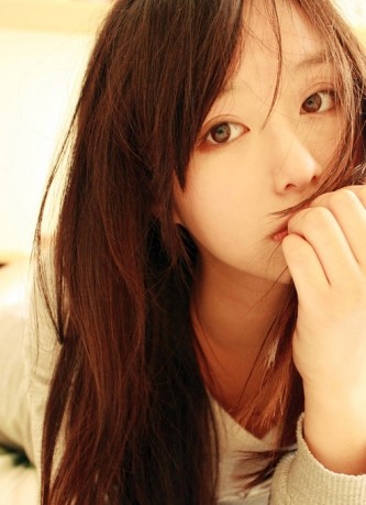 孤独在嘲笑我的胆怯_唯美漂亮的男女QQ空间素材