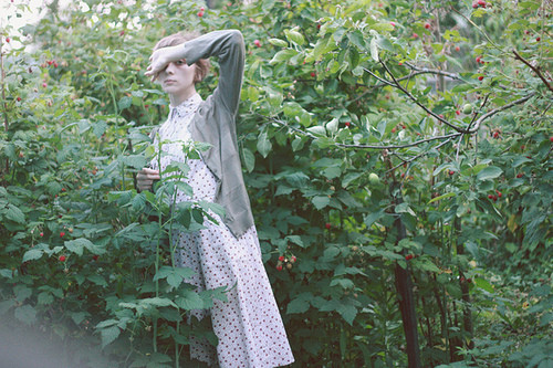 意境女生伤感QQ空间图片素材_习惯了放逐自己