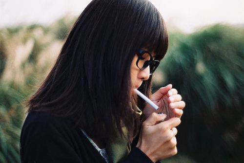 冰释前嫌的微笑_非主流意境女生QQ空间图片