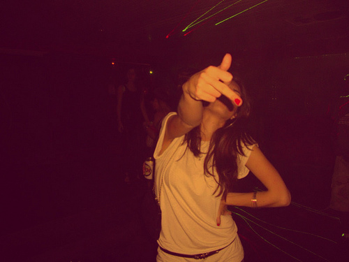 冰释前嫌的微笑_非主流意境女生QQ空间图片