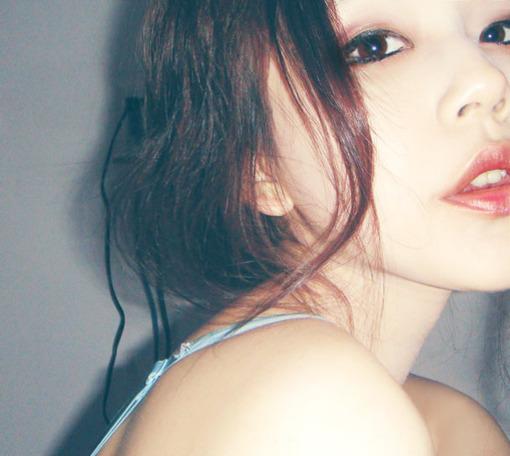 冰释前嫌的微笑_非主流意境女生QQ空间图片