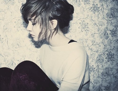 冰释前嫌的微笑_非主流意境女生QQ空间图片