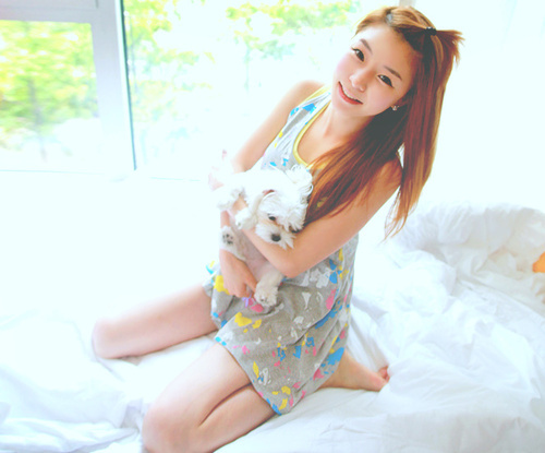 世界上有太多的悲哀_个性温柔的可爱女生QQ空间图片