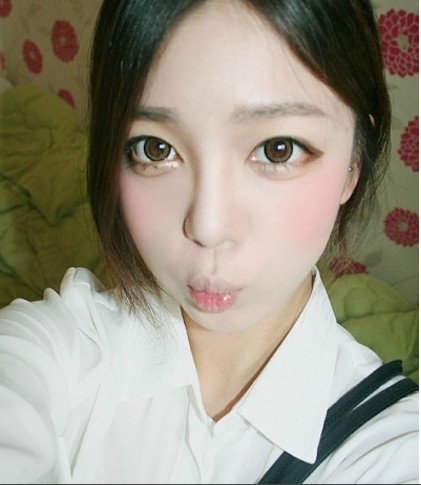 世界上有太多的悲哀_个性温柔的可爱女生QQ空间图片