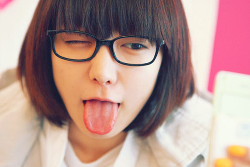 世界上有太多的悲哀_个性温柔的可爱女生QQ空间图片