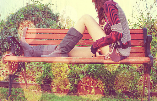 思念总是那么的阴霾_唯美女生意境QQ空间图片素材