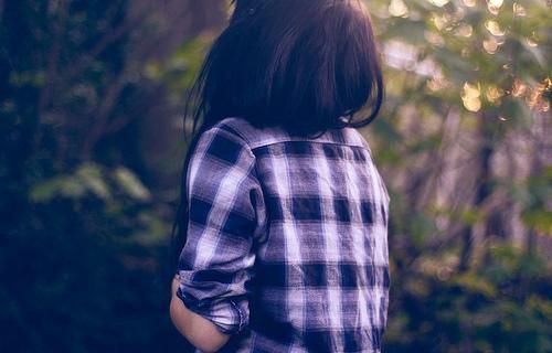 思念总是那么的阴霾_唯美女生意境QQ空间图片素材