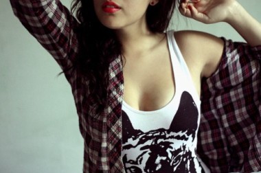 或许只是因为寂寞_野性美QQ空间女生图片素材