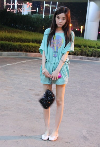 现在的我不会抱怨了_非主流唯美女生夏季QQ空间图片