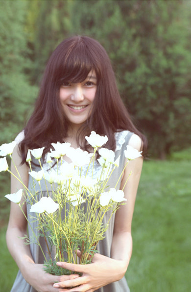 我需要一个安稳的怀抱_甜美女生意境2011QQ空间素材