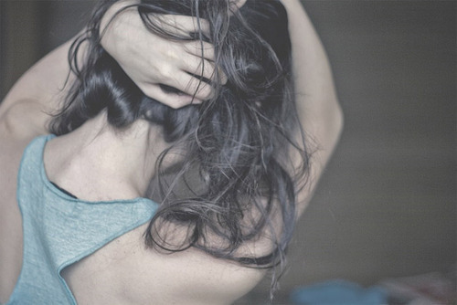 深爱也已是昨昔今非_意境漂亮女生QQ空间图片素材