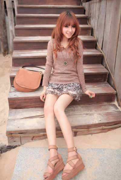 我受不了残忍的爱情_甜美文静女生QQ空间图片