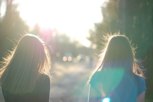 没有理由的喜欢_漂亮的女生空间素材