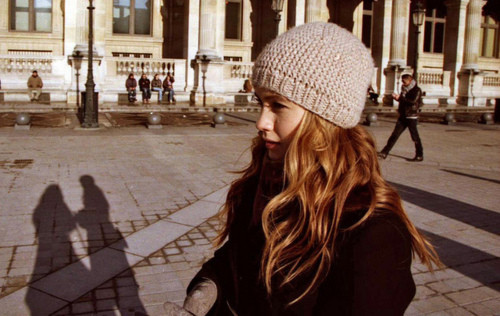 这个世界并不公平_沉溺过去的QQ空间意境女生图片