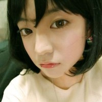 我们隔着一颗心的距离_意境伤感女生QQ头像