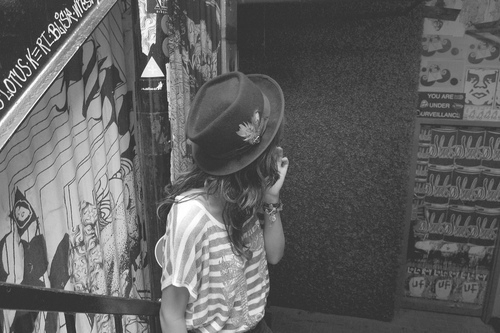 凌乱的小情绪_轻舞飞扬的唯美QQ空间图片素材