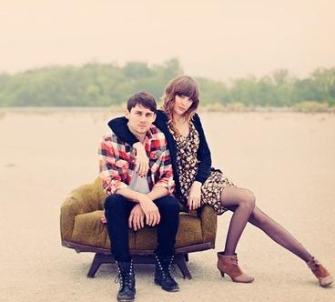 阳光下的爱情_欧美意境情侣QQ空间图片素材