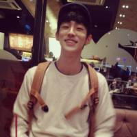 2022痞痞的微信男生头像最新版 放得下你人放不下你心