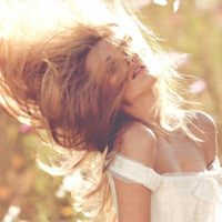 欧美女生微信头像大全2022 我的眼镜是绝缘的