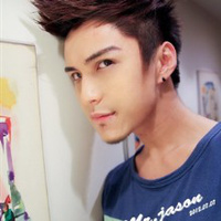 英俊潇洒的男生微信头像 我想我可以假装不曾爱过