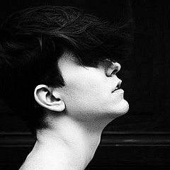 心累了 就会慢慢的淡定下来_黑白超酷微信男生头像