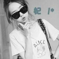 2022情侣微信头像一男一女 爱的太深却不要让自己沉沦