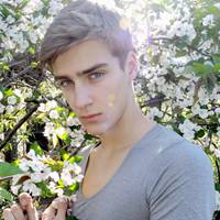 2022帅气腼腆的微信男生头像 你在我心里是无价