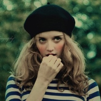 欧美非主流唯美女生个性微信头像_心不在所有东西都是意外