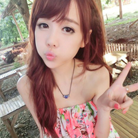 电眼美眉非主流微信头像 好看的长发美女头像大全