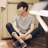 清爽少年意境头像 她入我心知我梦