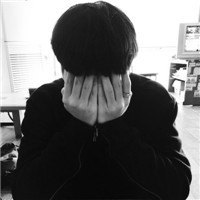 简洁微信头像男2022 我怕爱会荒芜却只能浇灌孤独的泪