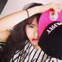 卷发女生微信个性头像超好看 若是你会迷路那么我当你的眼