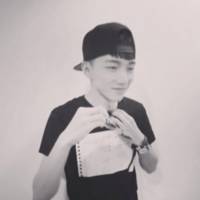 忧郁小忧愁的微信男生头像2022 没人能把谁的幸福没收