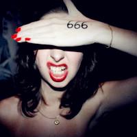 好看的欧美个性微信头像 你别哭了我把快乐分一半给你