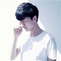 帅气男生意境微信个性头像 时间留不住的人我会笑着放过