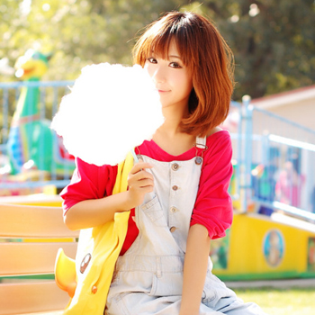 可爱清新阳光女生空间图片