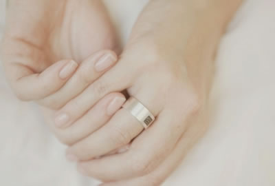 指尖划过的时间_非主流女生手指迷人QQ空间图片