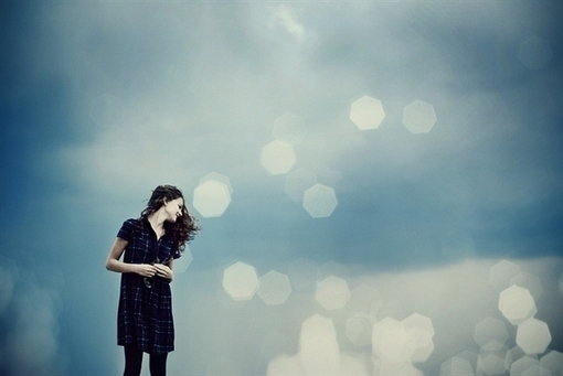 让我心疼让我掉泪的人是你_摆脱回忆的非主流唯美QQ空间图片