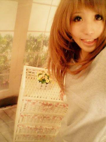 当彼此背叛的时候何必在一起_非主流MM时尚QQ空间图片