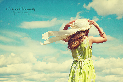 希望的人生总和现实有些差距_遐想思念的非主流QQ空间图片素材