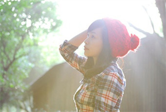 装的那么强悍的我其实不堪一击_清新自然的非主流男女QQ空间图片