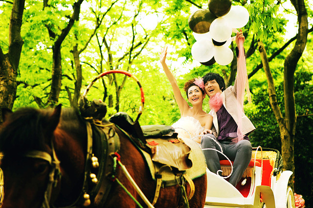 呼吸沉重，心口带着一点点痛。