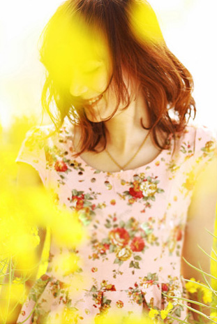 冠冕堂皇的离开何必找理由_青春阳光的意境女生QQ空间图片