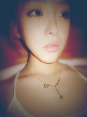 伤过之后才知道没有珍惜_颓废个性的非主流纯情女生QQ空间图片素材