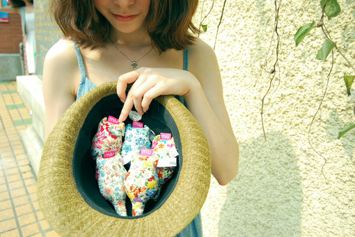 依赖你给的拥抱_欧美意境风格非主流QQ空间图片素材