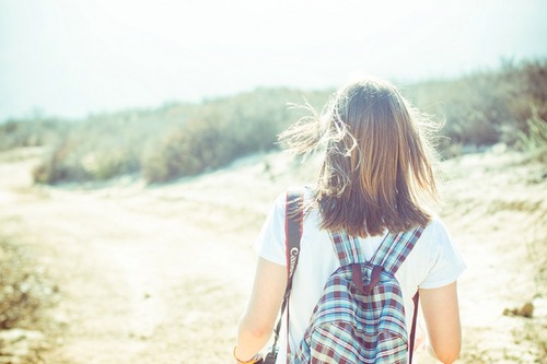 我会带着爱远远的离开_意境唯美的非主流女生QQ空间图片